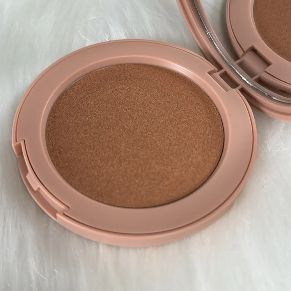 ILIA Sunshift Weightless Silky Cream Bronzer with 12-hour Wear Rise